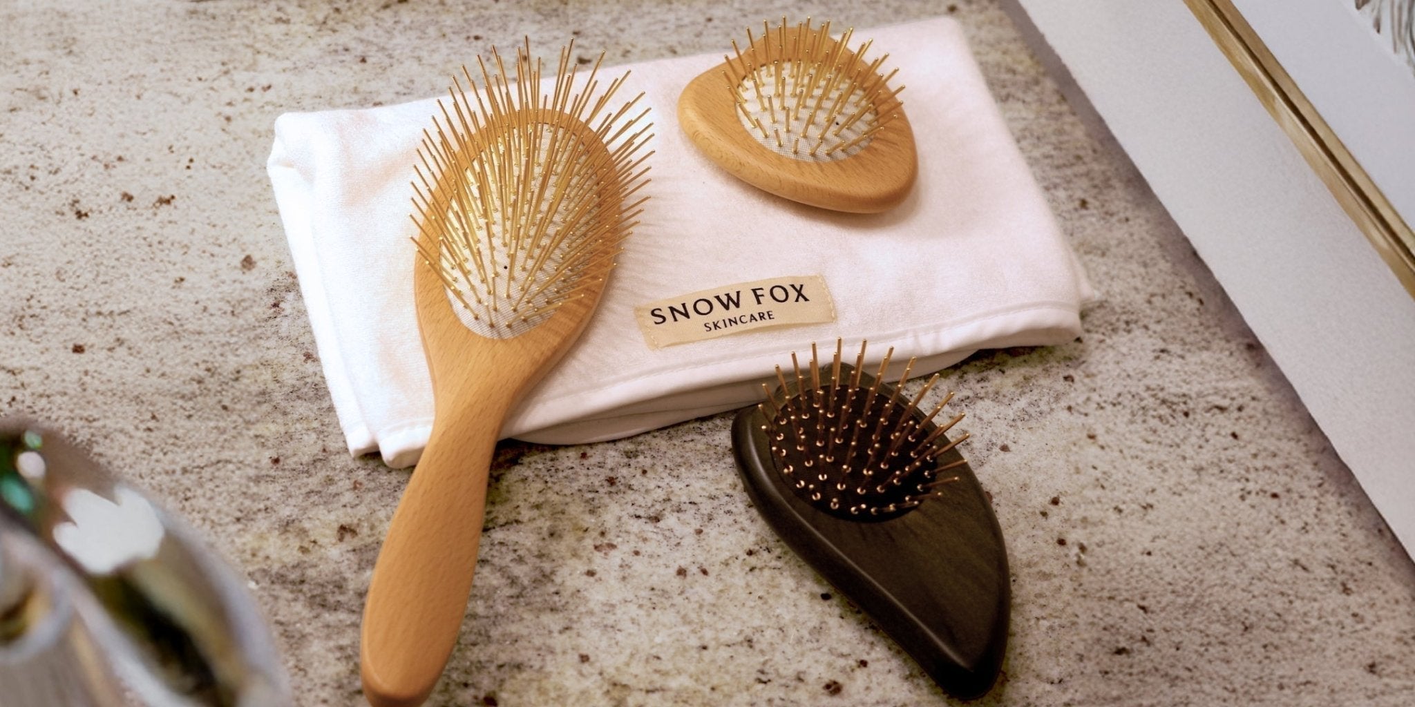 頭皮と心をほどく、1本のブラシの物語 プレミアム FOX カッサ ブラシが