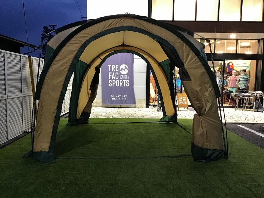 テントを連結！コールマンのトンネルコネクトスクリーンタープ