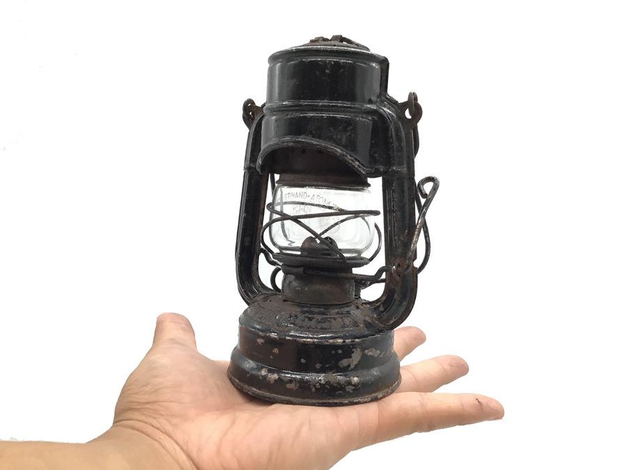 ニャー史上最小のNo.75 ATOM オイルランタン FEUERHAND(フュアーハンド