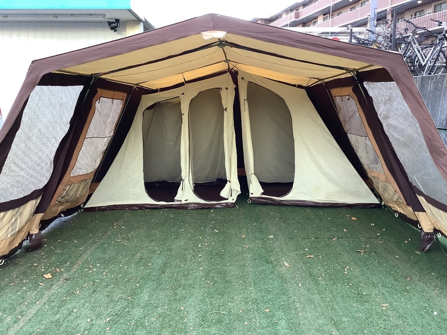 レトロクラシックな茶色ロッジ ブランドインターナショナル[2021.12.06