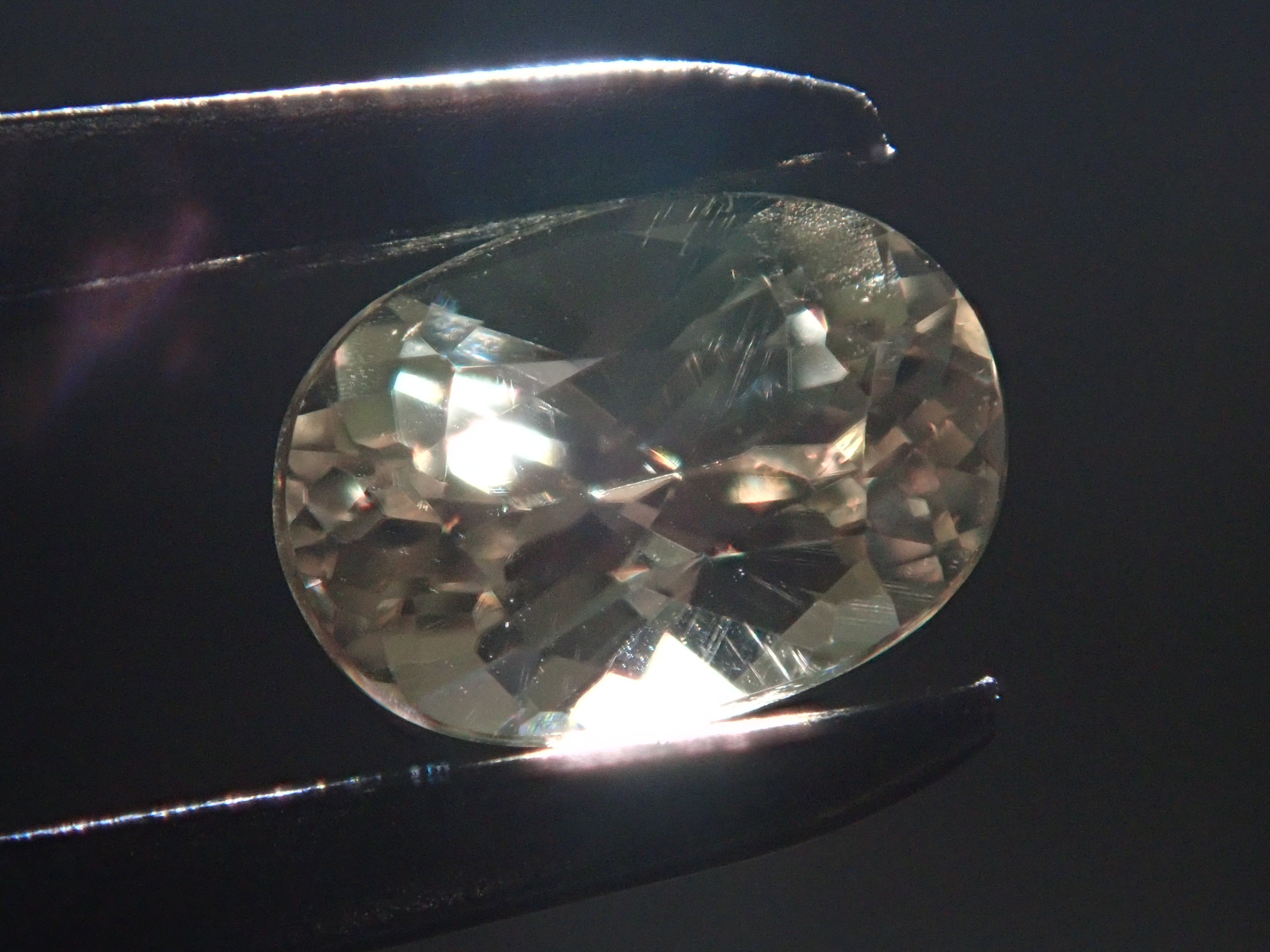 トルコ産ダイアスポア 0.660ctルース