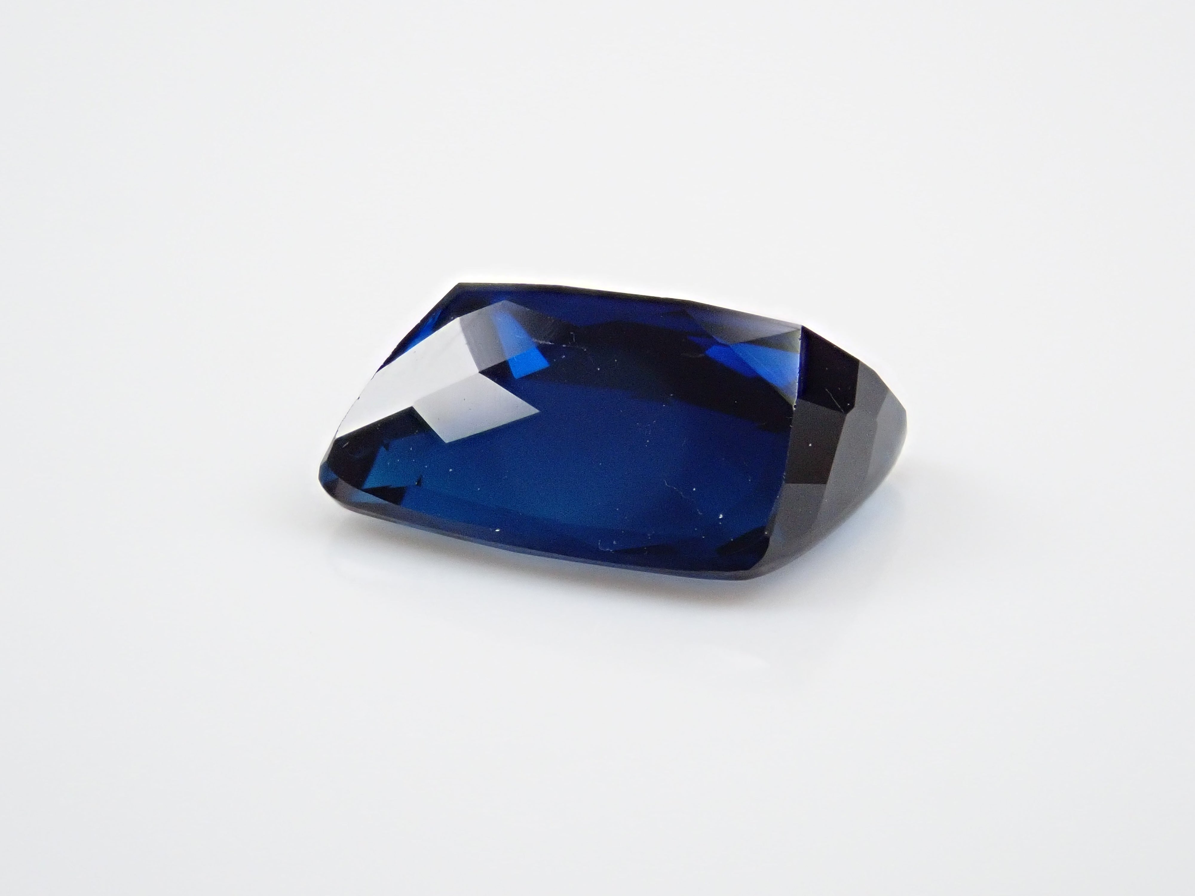 インディゴライトトルマリン 2.975ctルース DGL鑑付（ブルートルマリン）