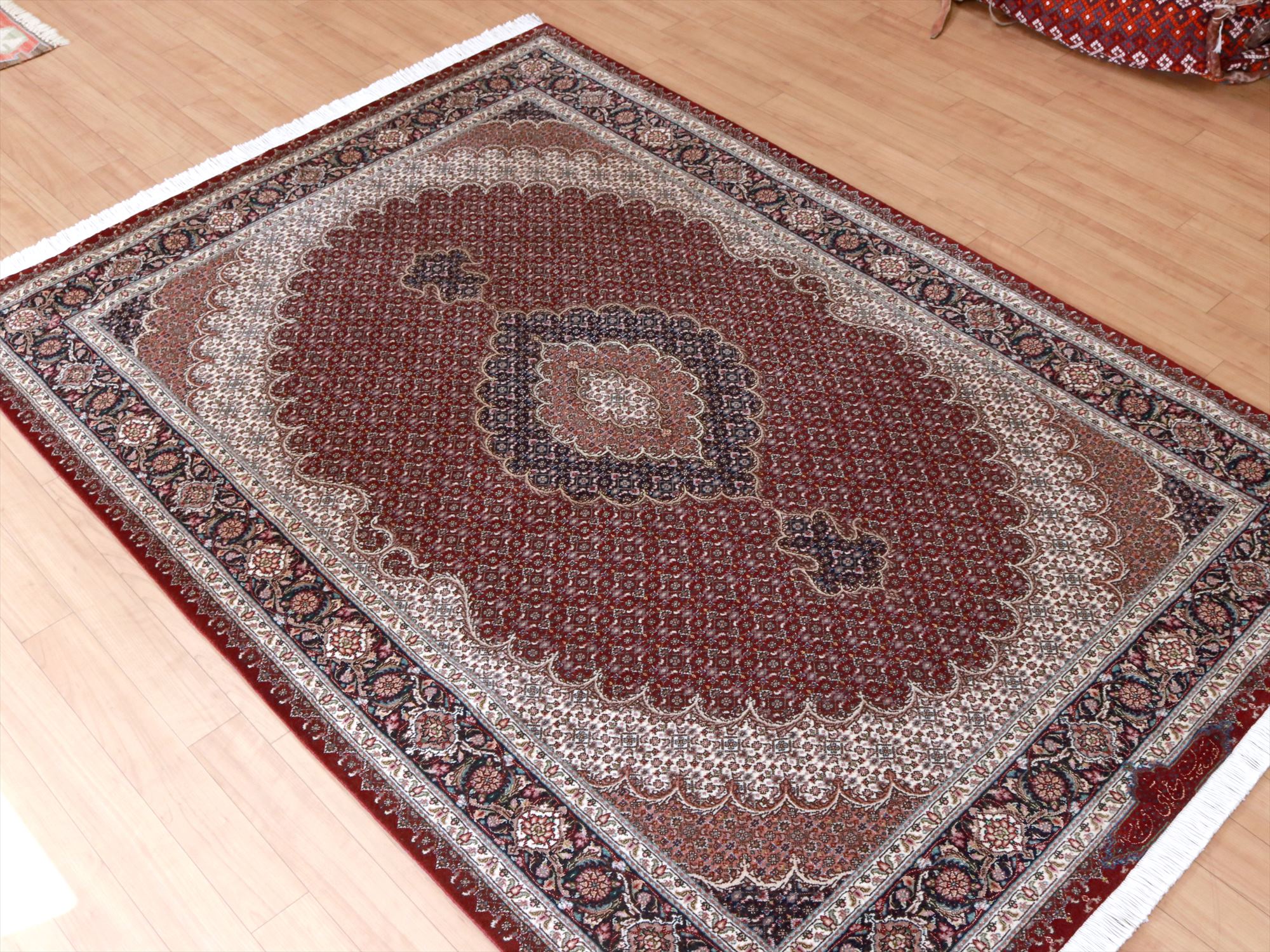 キリムスタイル / ペルシャ絨毯タブリーズ産 センターラグサイズ188