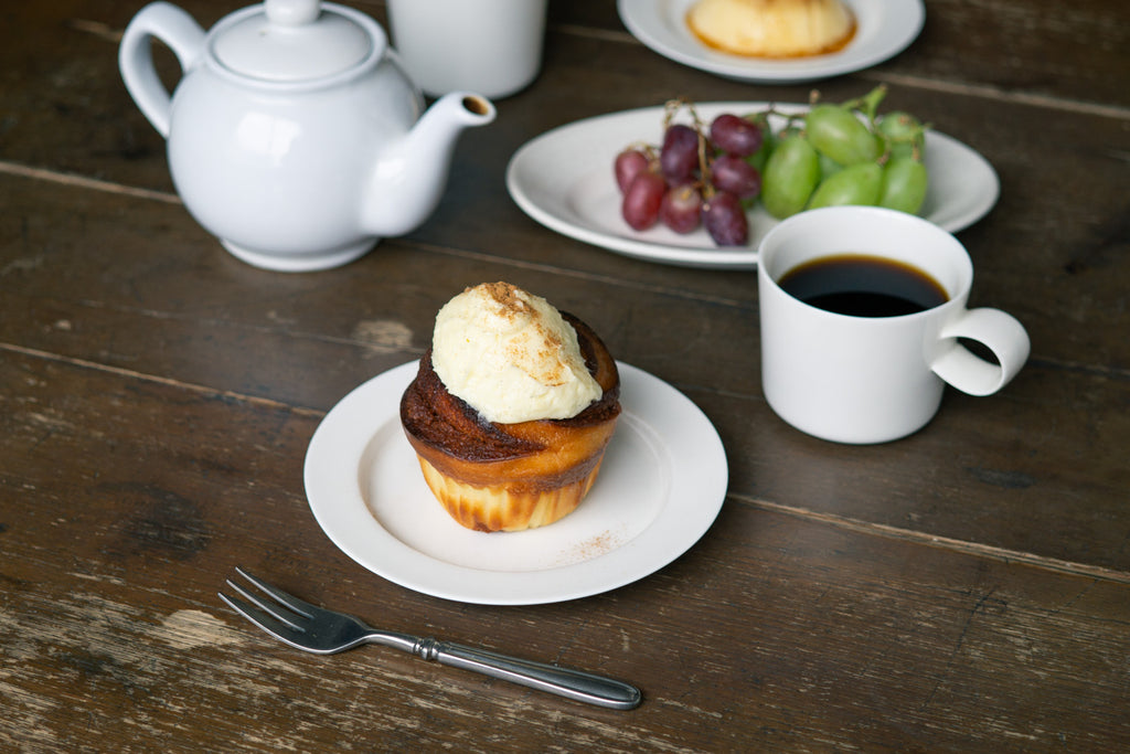 くらすこと別注〉yumiko iihoshi porcelain unjour plate ivory（つや