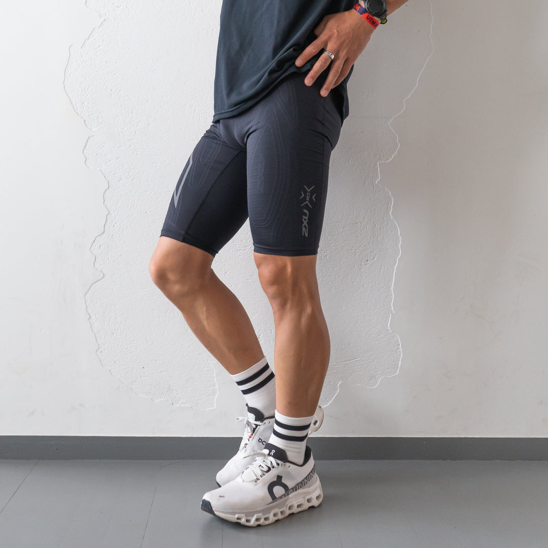 2XU | MCS メンズ ランコンプレッション ショートタイツ – Runtrip Store