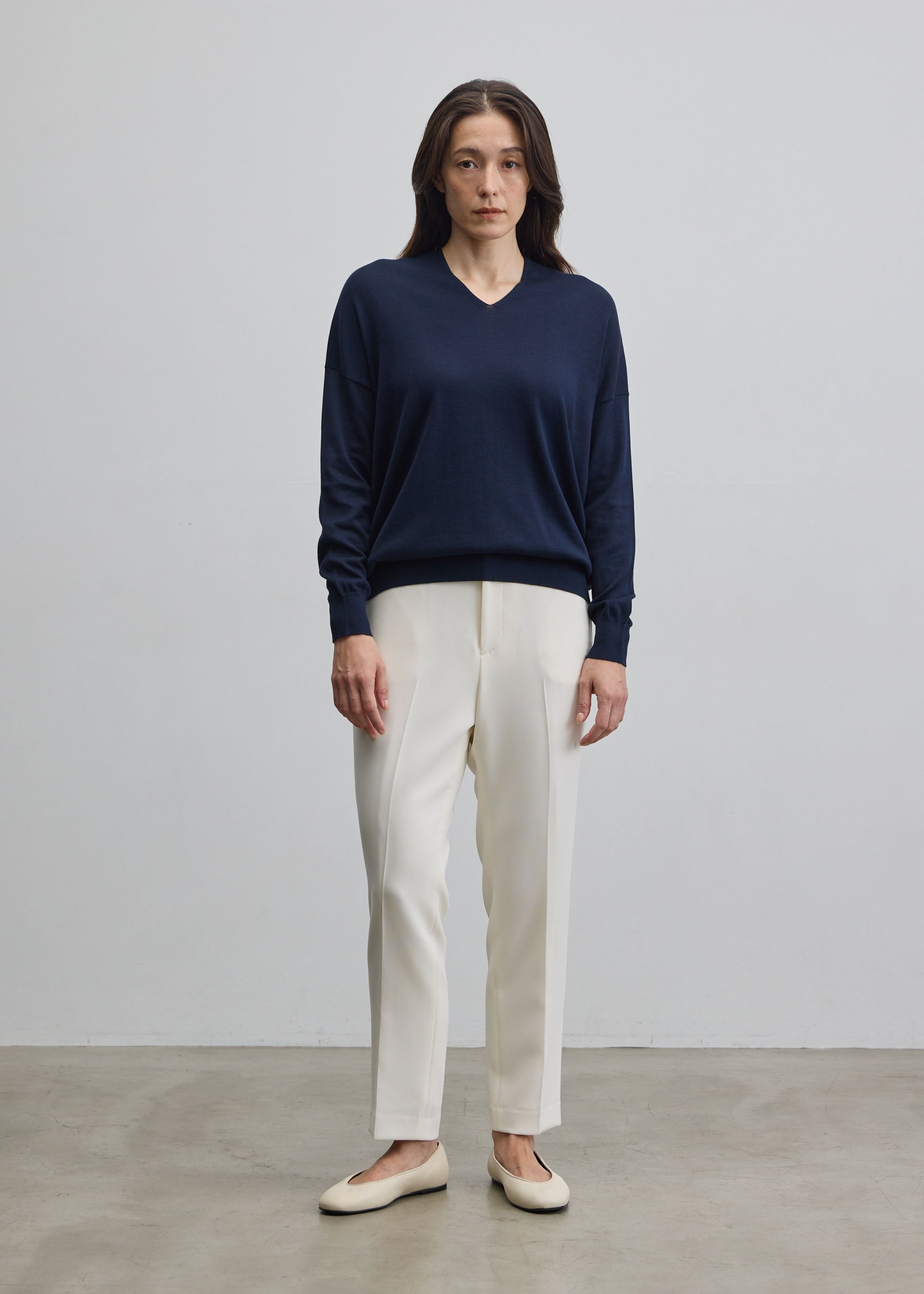 シルクコットンVネックニットプルオーバー - SOÉJU online store｜上質