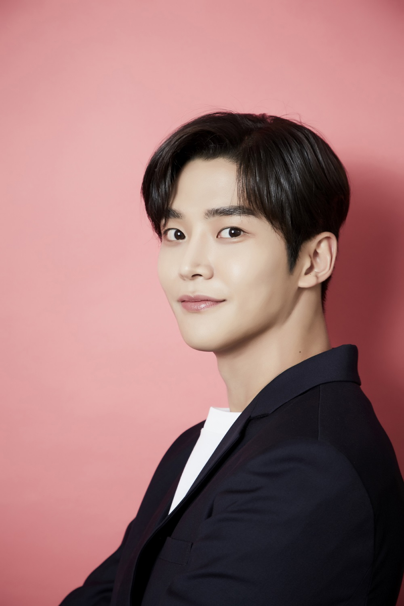 ドラマ『偶然見つけたハル』で時の人に！ 新星演技ドル、ロウン（#SF9