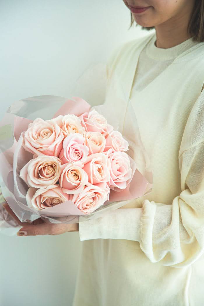 花束 ローズブーケ バラ 12本 #747 size:80 薄PNK｜HanaPrime（ハナ