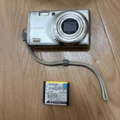 美品】フジフィルムFUJIFILM FinePix AV100シルバー単池・SDカード付