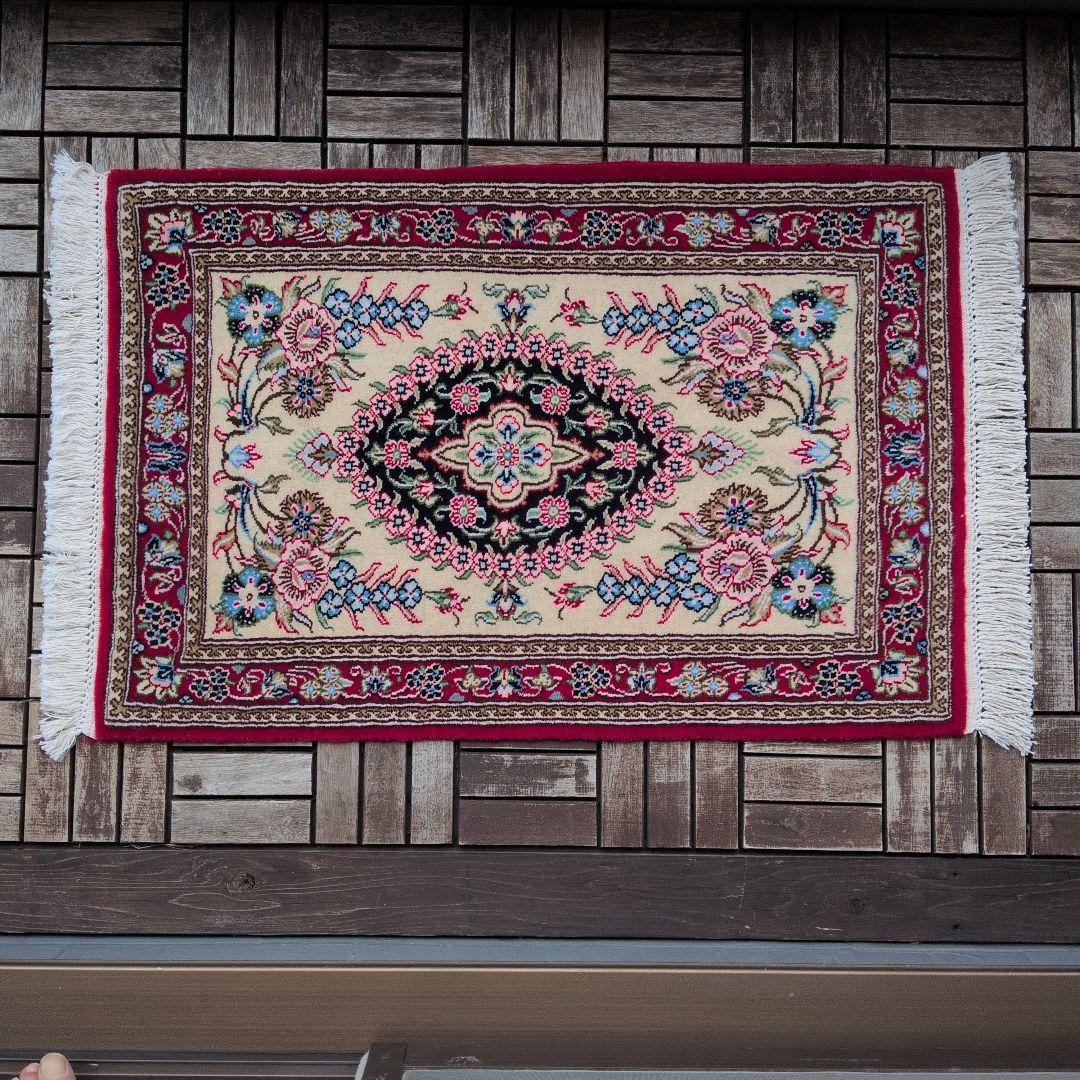 60x90cmペルシャ手織り・クム・マット(200)玄関・ラグ・絨毯・じゅうたん 限定1品】 ペルシャ絨毯 シルク100％ 手織り ラグマット カーペット