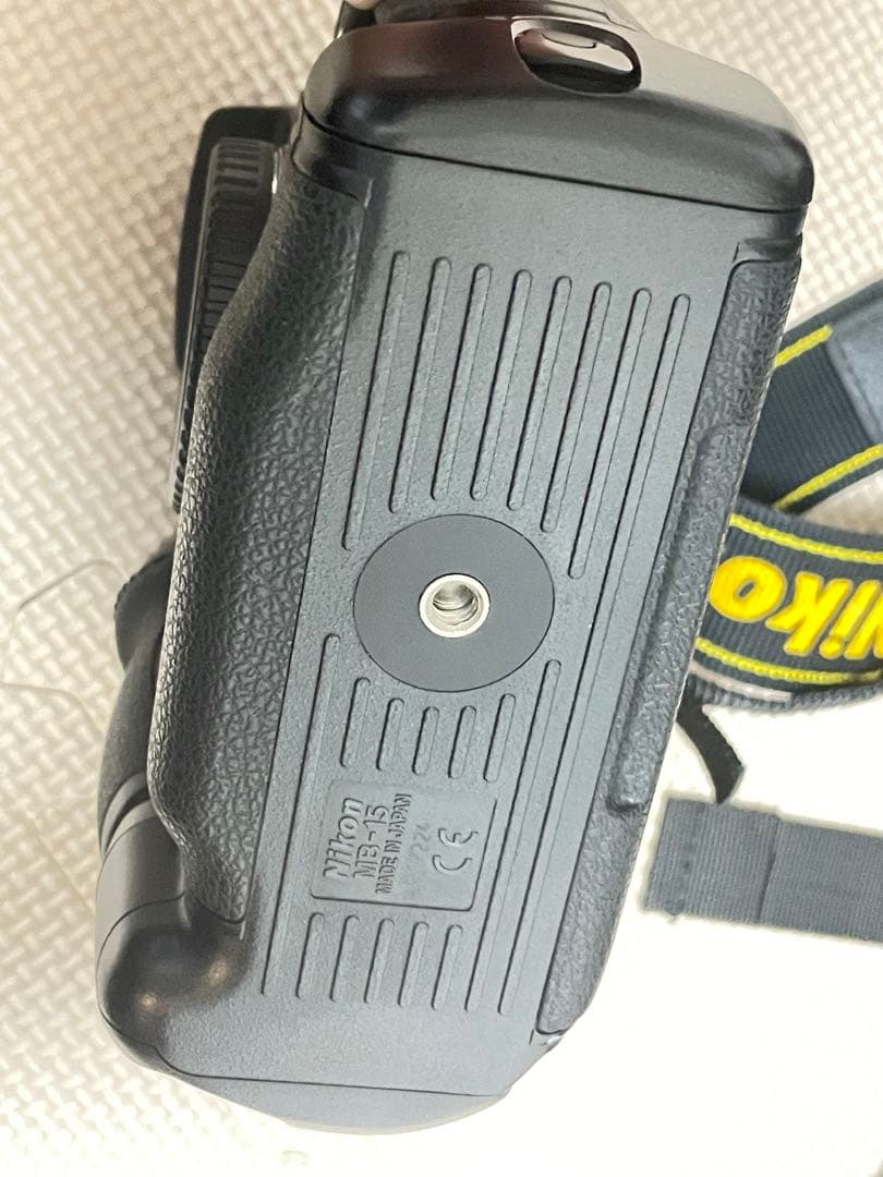 NIKON F100 フィルムカメラ バッテリーグリップ、ストラップ