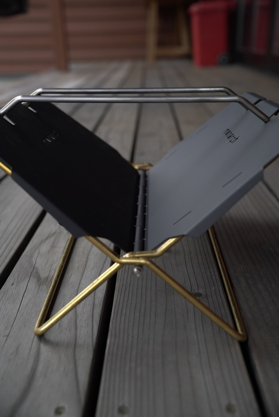 一生モノの焚き火台を。真鍮とブラック本体による美しさ、ワン