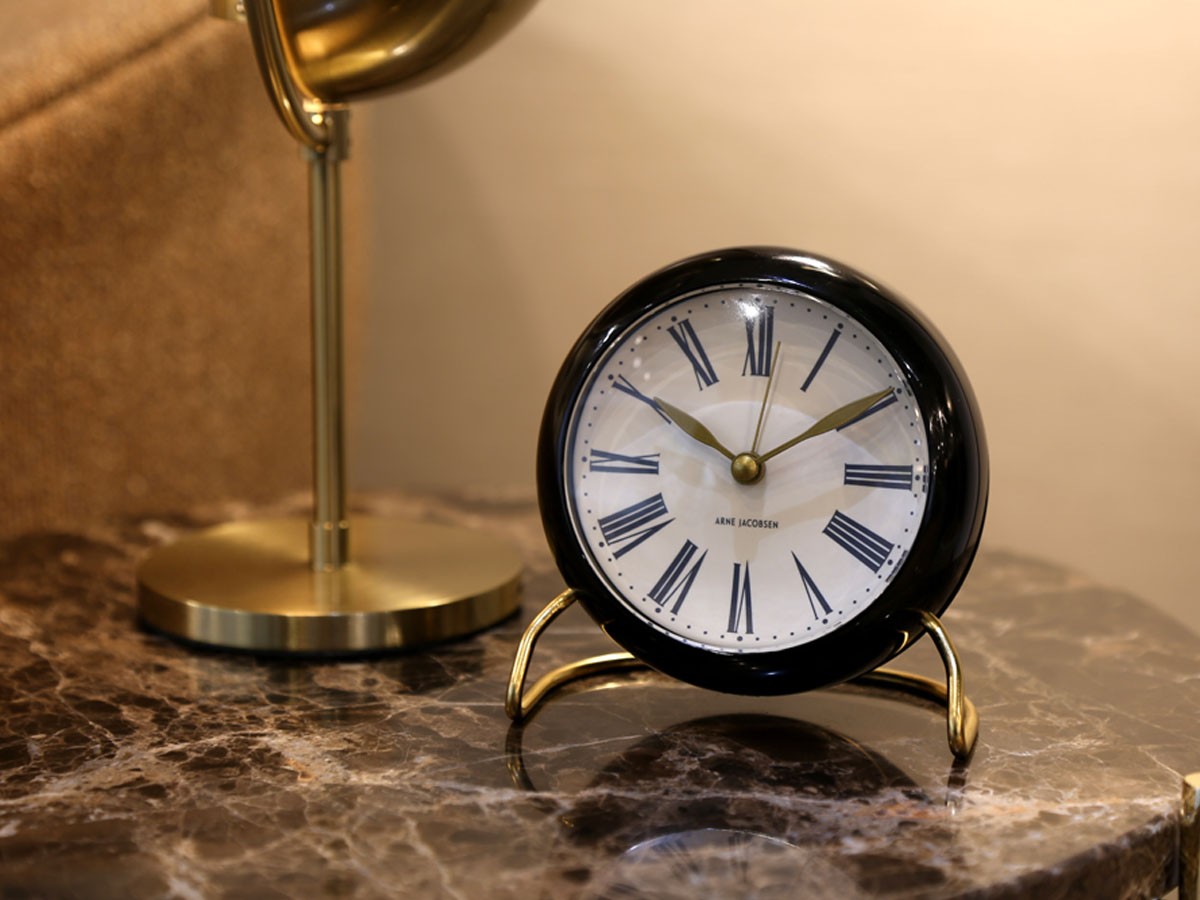 FLYMEe accessoire ARNE JACOBSEN Roman Classic Table Clock