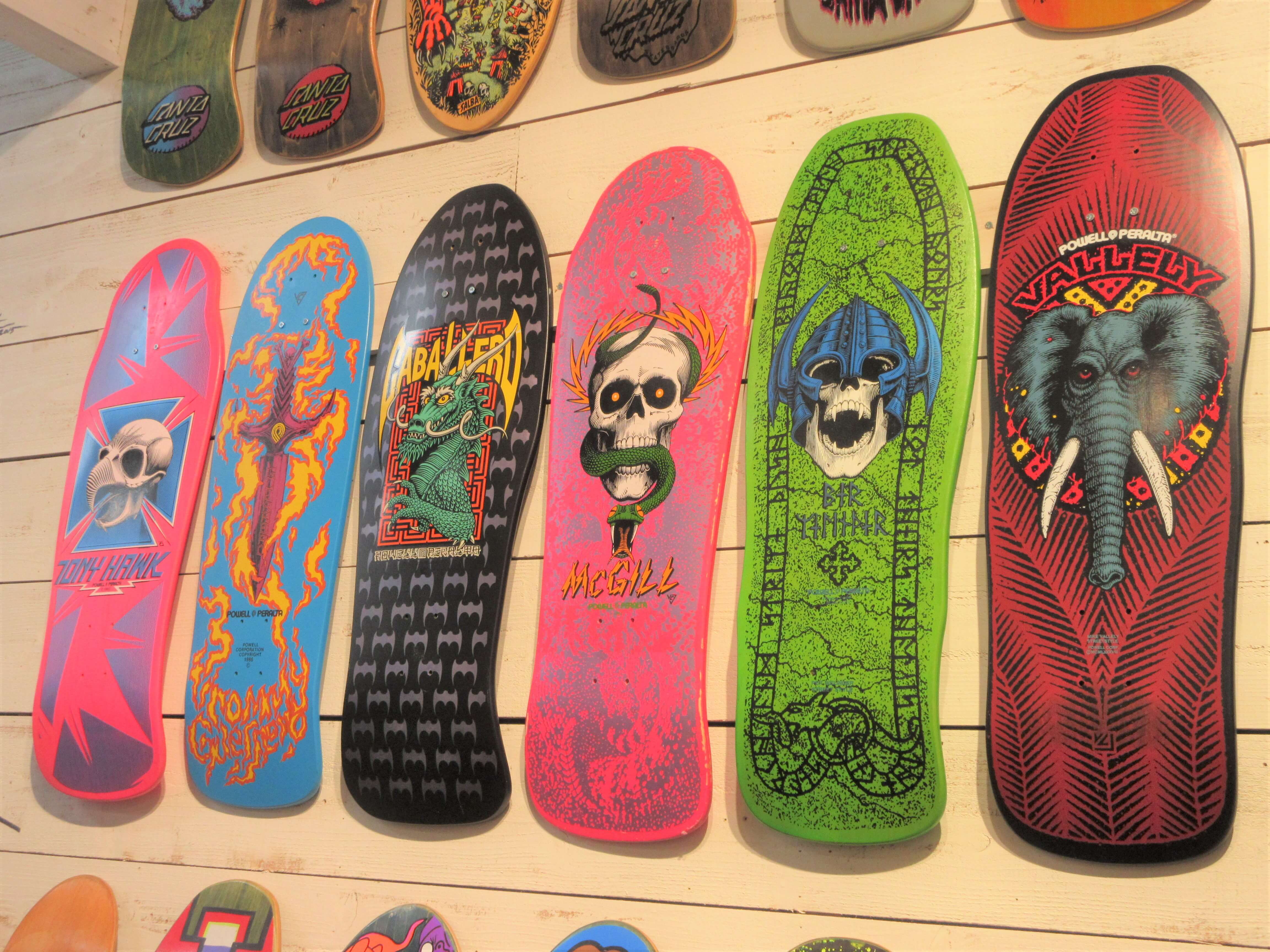 店舗の壁がやっばいことに・・・。｜STANDARD STORE