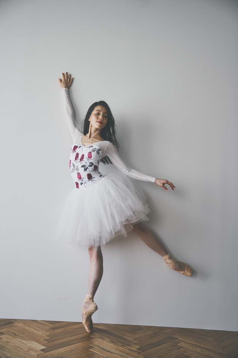 stina / type V lucky / Noire Rose white