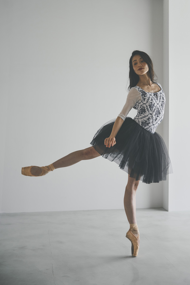 stina / type H half sleeve / Noire Rose espresso