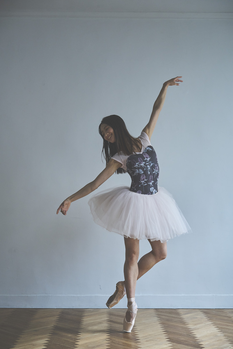 stina / type H half sleeve / Noire Rose espresso