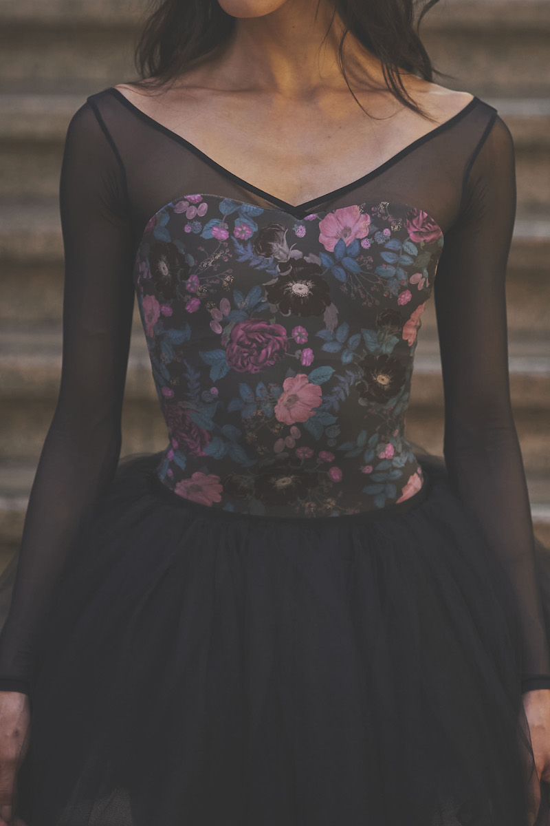 stina / type V lucky / Real me charcoal