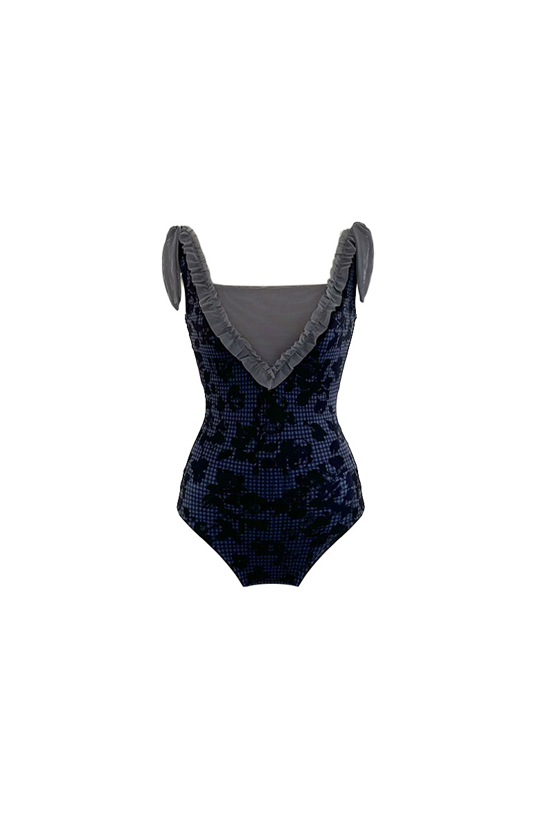 stina / type J juliet / essential black