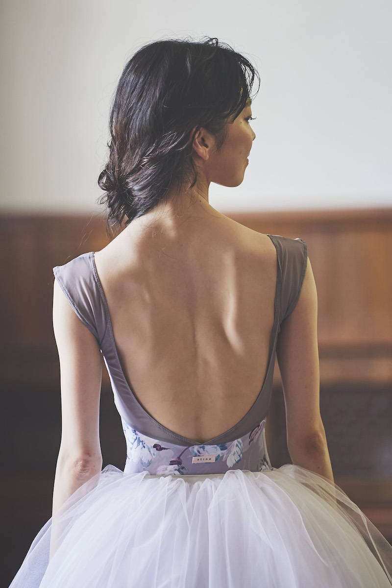 stina / type Q mermaid / Joy flower light gray