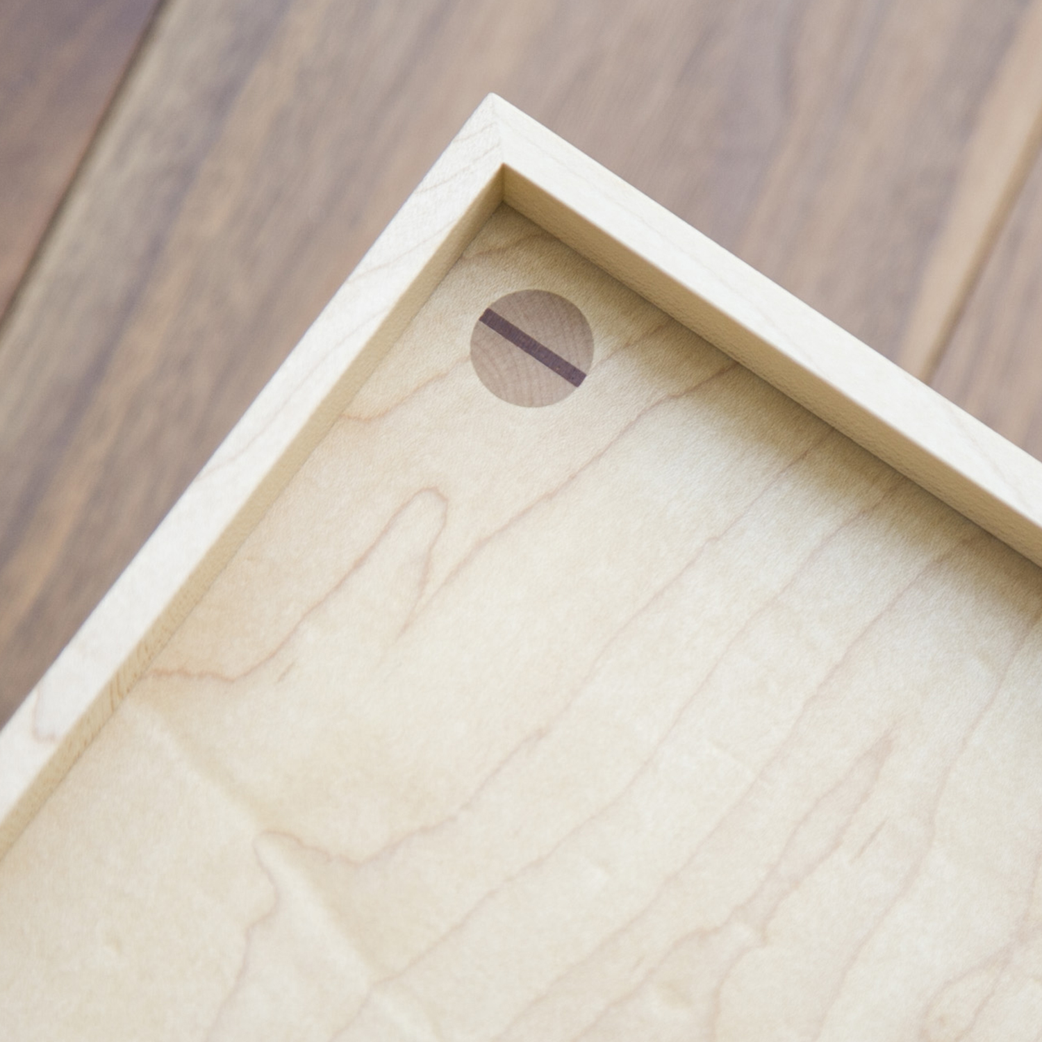 cosine/お月見トレー ウォルナット -床に近い暮らしに、居場所を作る