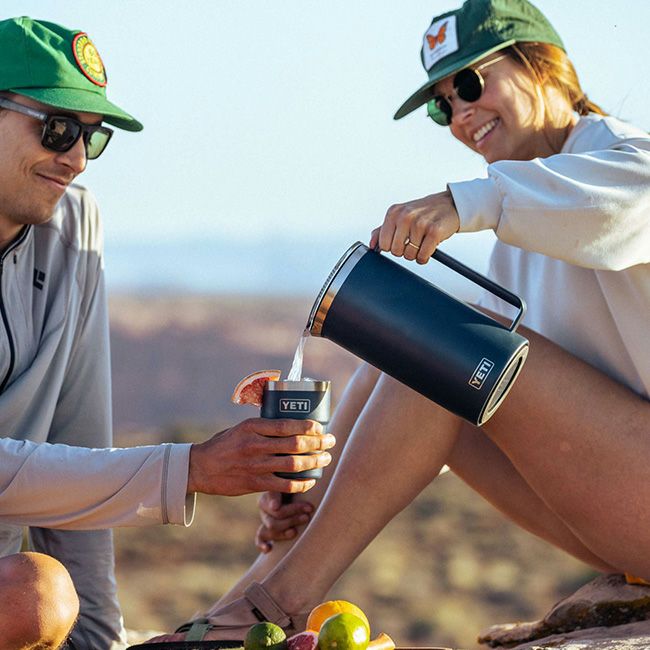 YETI イエティ 64oz ピッチャー｜SUNDAY MOUNTAIN｜サンデーマウンテン