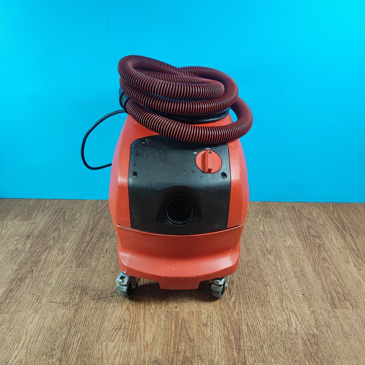 店頭受取り限定】〇HILTI 乾湿兼用集塵機 VC20-U【岩槻店】 – アクト