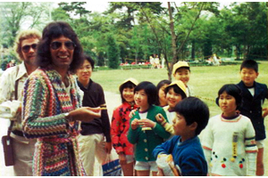 クイーン 75年＆76年に日本で撮影された写真21枚を米サイトDangerous