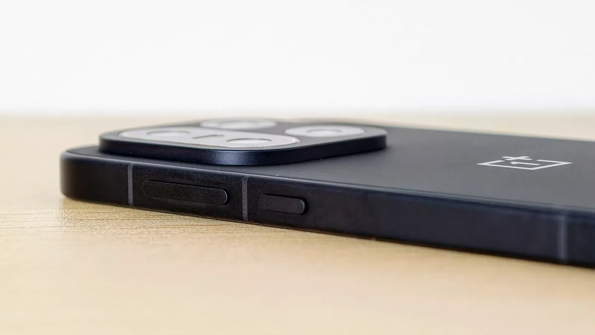 OnePlus 15グローバル版レビュー：原神120FPSやCoD 165FPSプレイも可能