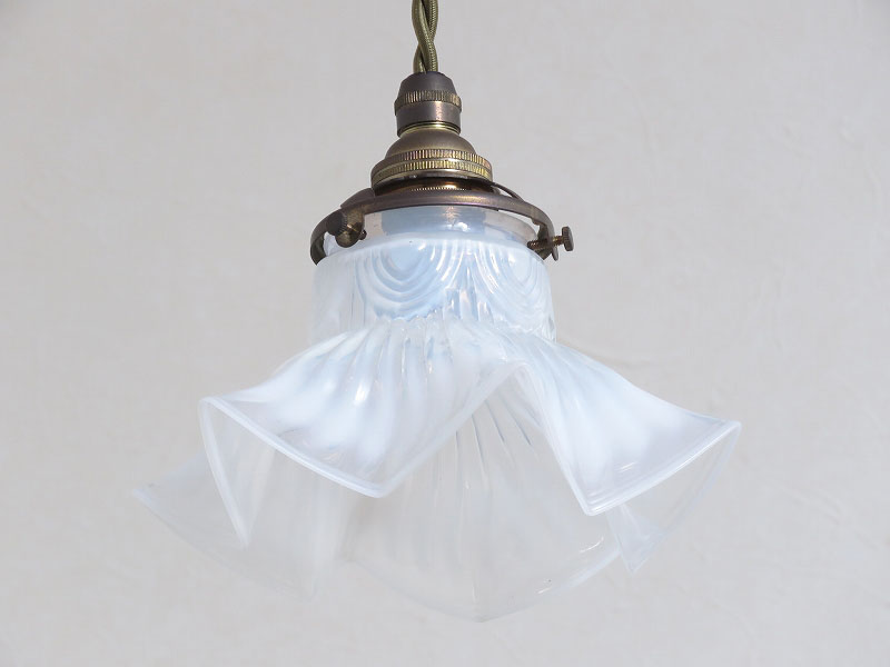 星の形のアンティークランプシェード（オパールセントガラス）フランス