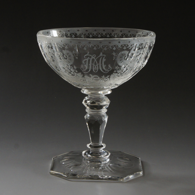 ロブマイヤー「舟形12面体カット クープグラス」《アンティックかとう》