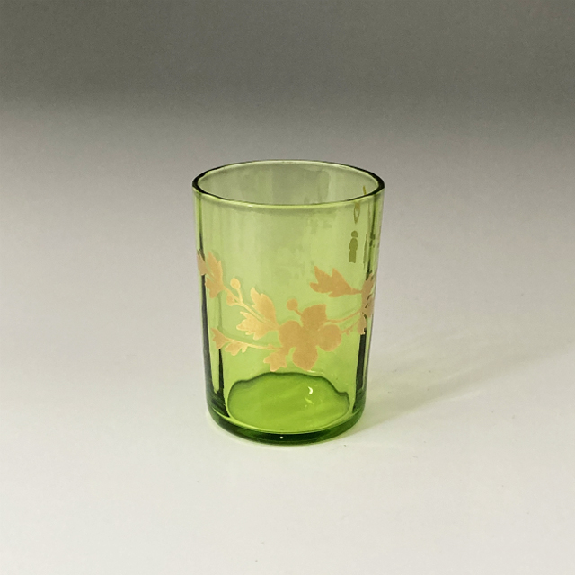 オールドバカラ「緑色ガラス 花文リキュールグラス」《アンティック
