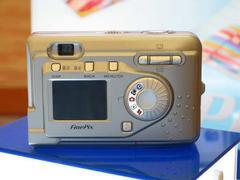 ASCII.jp：富士フイルム、VGAサイズの動画撮影が可能な『FinePix M603