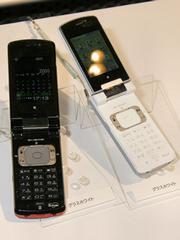 ASCII.jp：NTTドコモ、FOMA“902iシリーズ”を発表――ソニー・エリクソン