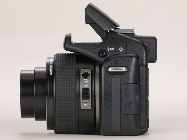 ASCII.jp：高級コンパクトに生まれ変わった超望遠連写カメラ