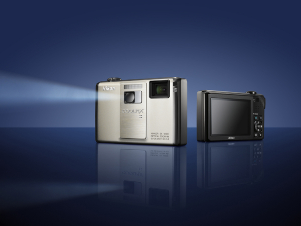 ASCII.jp：ニコンがプロジェクター内蔵コンデジなどを発表