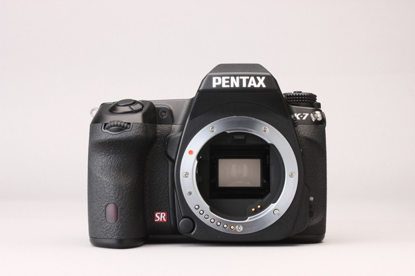 ASCII.jp：小型軽量の本格派。ペンタックス「K-7」の実力 (1/5)