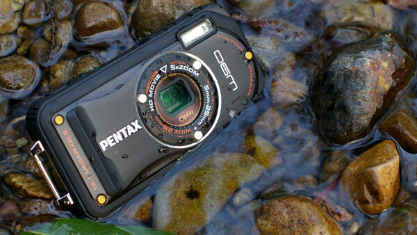 ASCII.jp：理科好き注目のタフカメラOptio W90を使い倒してみた (1/4)