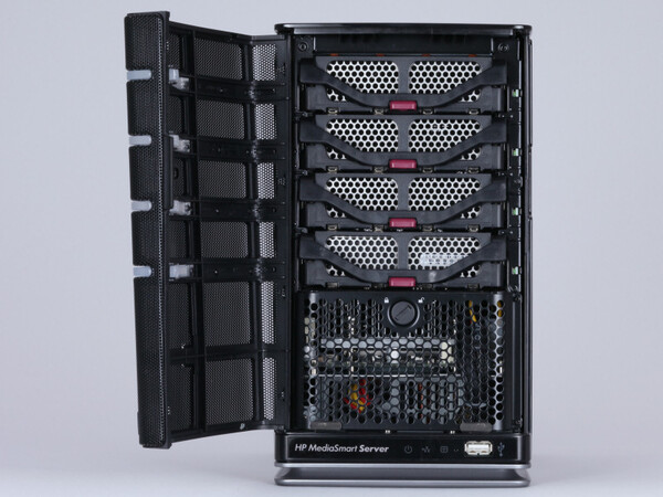 ASCII.jp：WHSを超えたホームサーバー MediaSmart Server EX490 (1/4)