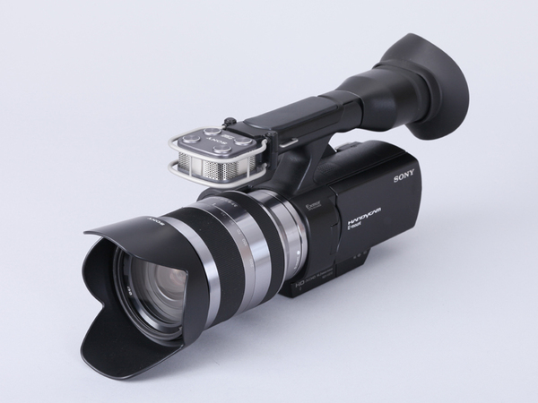 ASCII.jp：レンズ交換こそ最大の魅力！ ソニー「NEX-VG10」 (1/4)