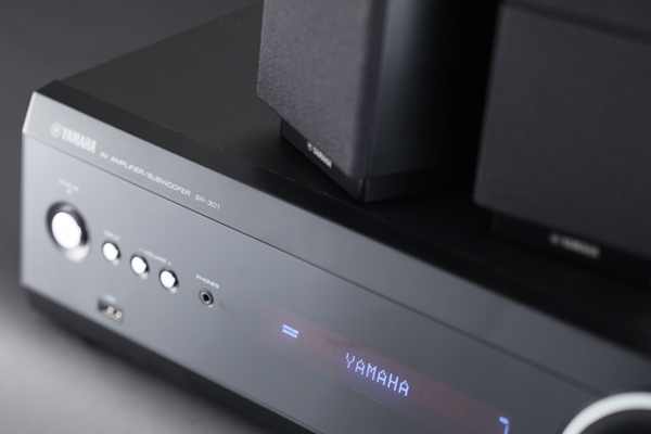 ASCII.jp：ヤマハ「YHT-S351」でマクロスF完結編を聴き込むべし (1/7)