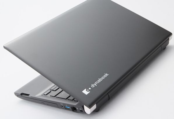 ASCII.jp：光学式ドライブ内蔵13.3型「dynabook R73」は、常に持つ