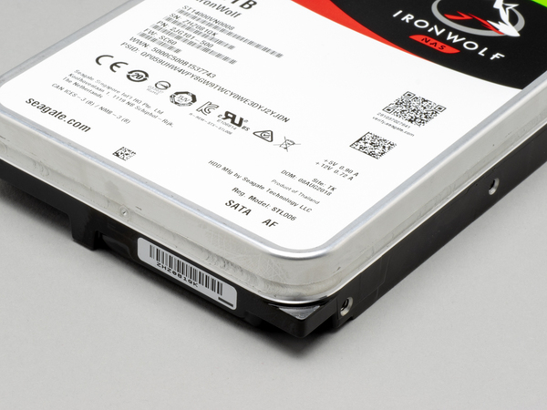 ASCII.jp：高耐久HDDのSeagate「IronWolf」がHDD最大容量を更新！ 14TB