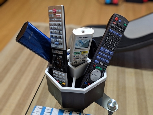 ASCII.jp：多数のリモコンをまとめるスマートリモコン「HUIS REMOTE