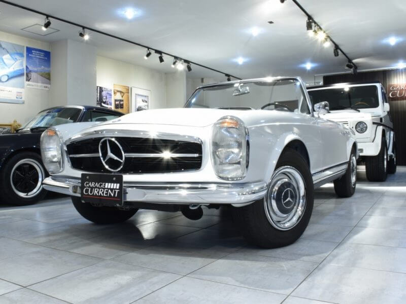 メルセデス・ベンツ230SL（W113）の魅力とは。縦目フェイスが美しい