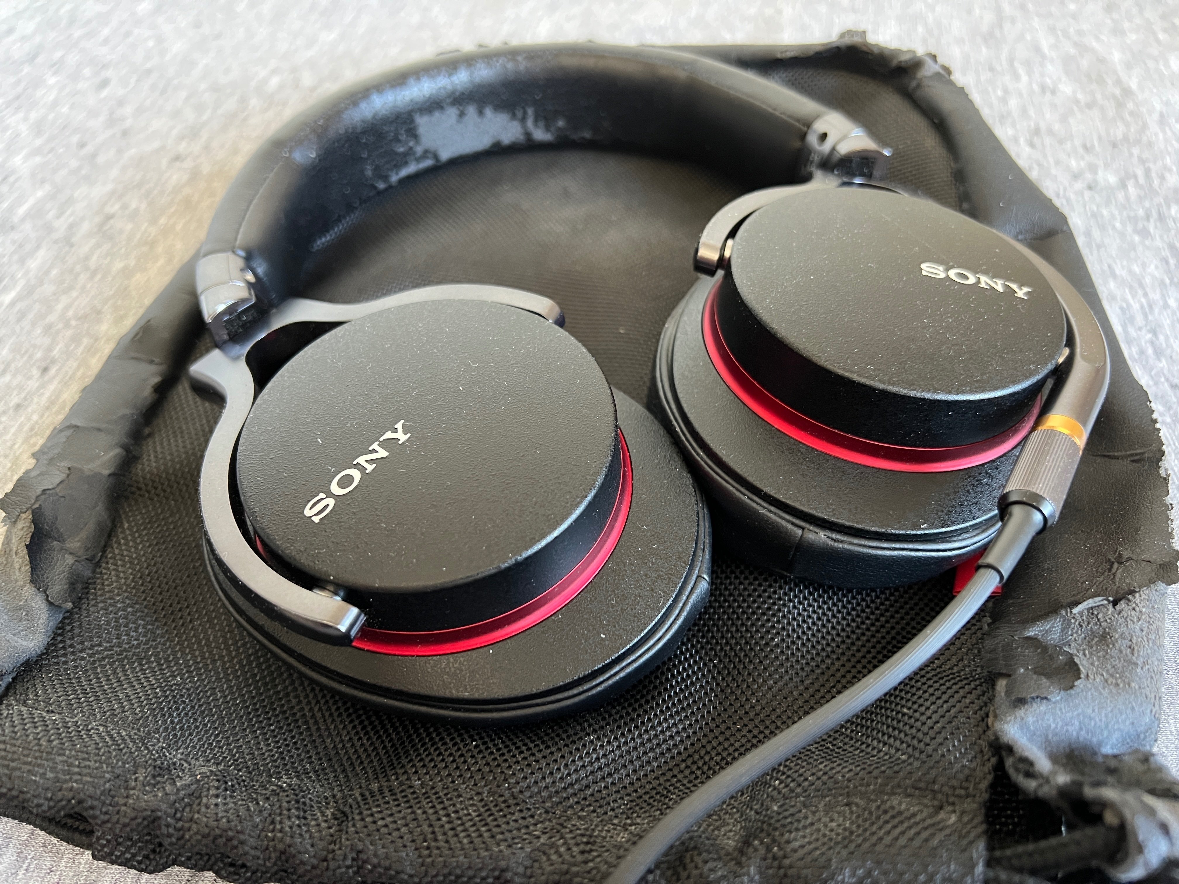 ケーブル型ヘッドホンの延命策 :: SONY MDR-1A ｜MOH
