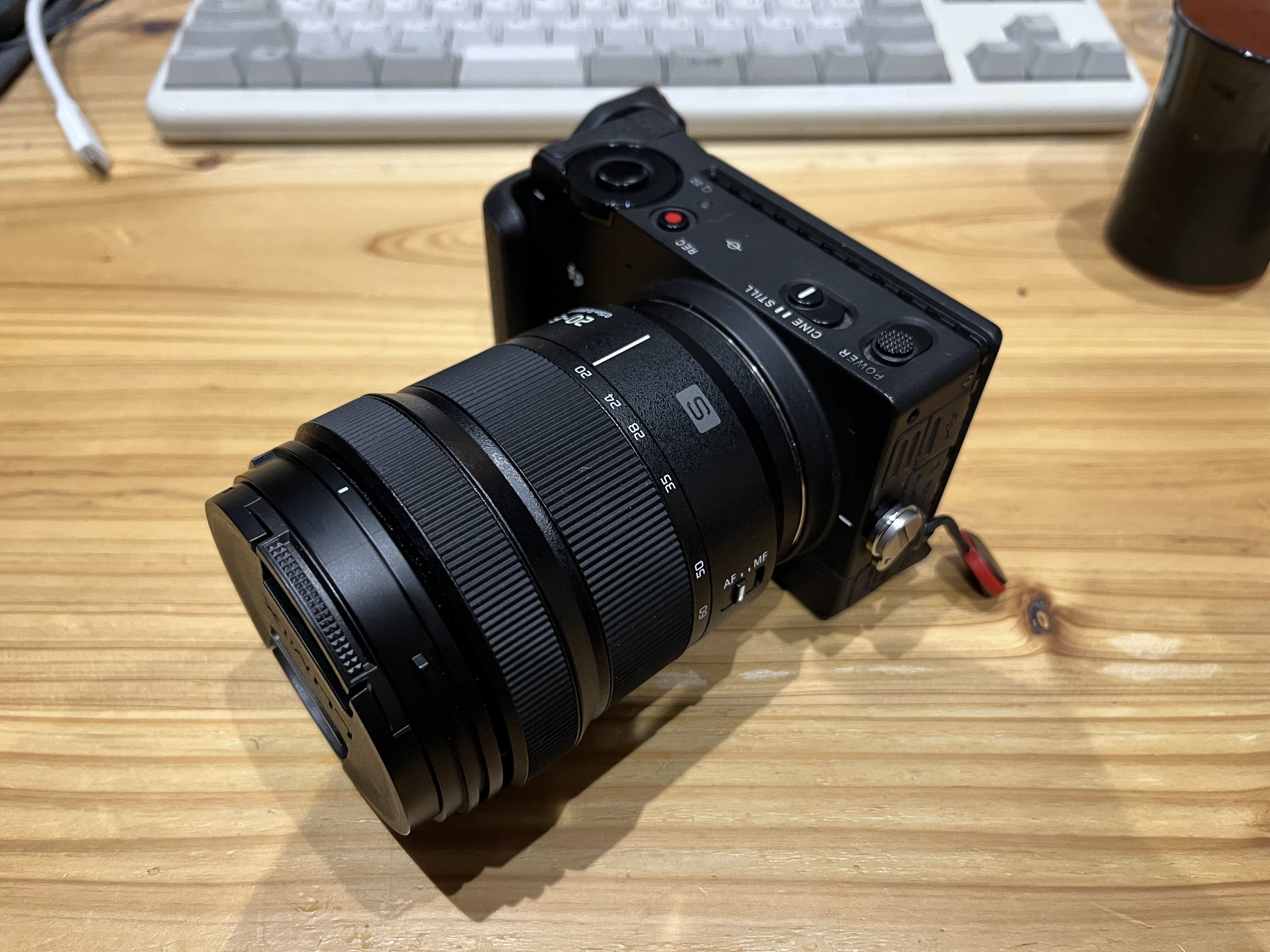 限界独身オタク男性がSIGMA fpにつけっぱなしにするレンズを更新した話