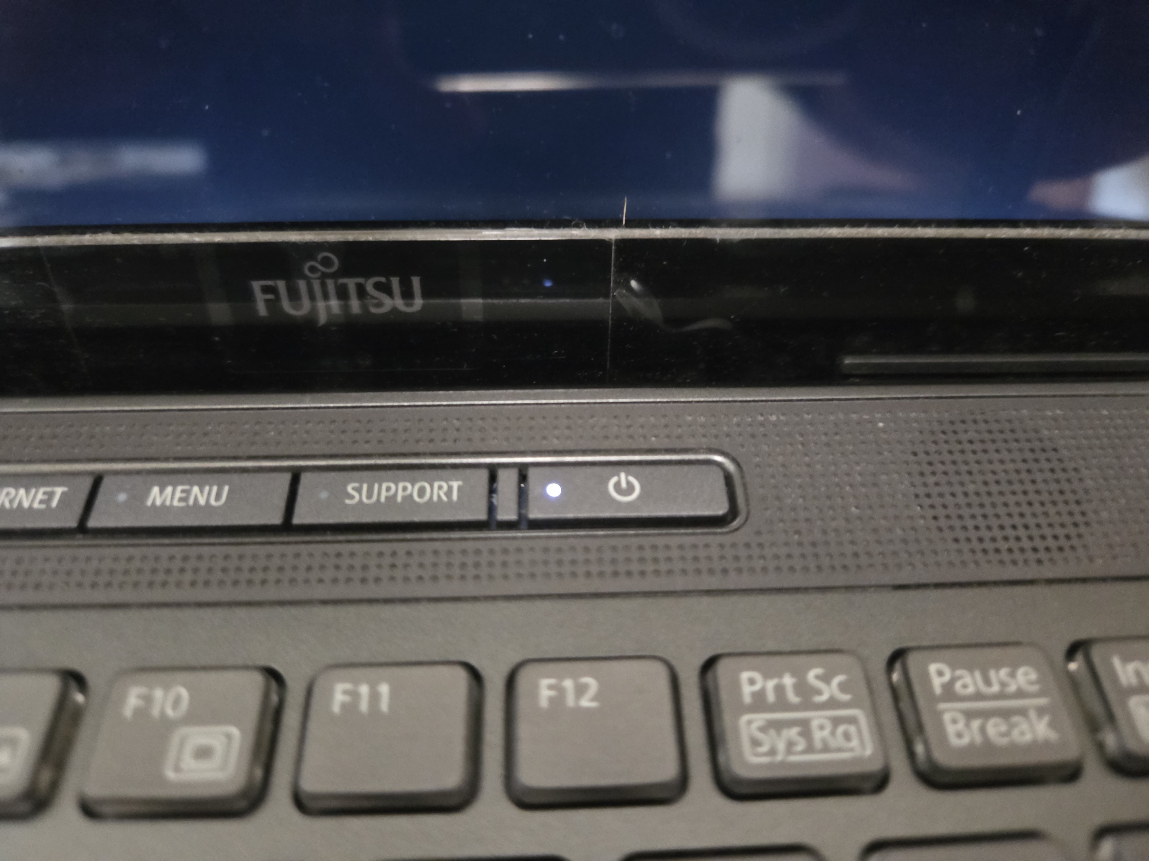 富士通ノートパソコン 1年弱で壊れる エラーコード E104-1-1001 で2回