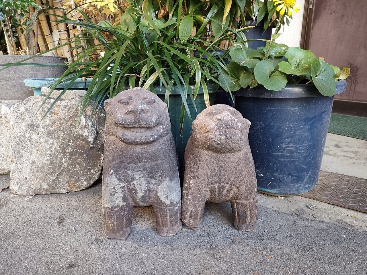 民家の玄関先の狛犬（追記）｜komajin