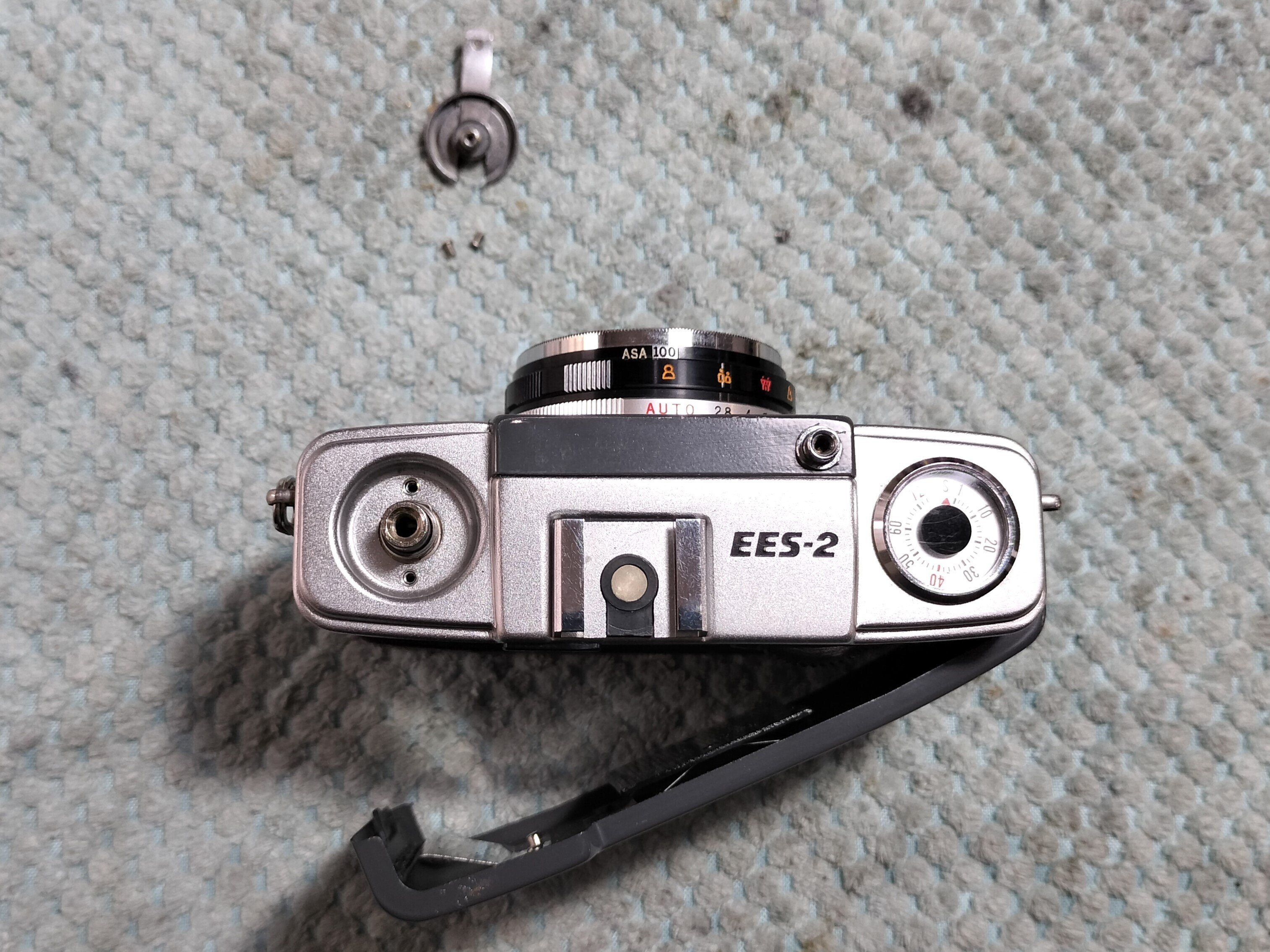 Olympus Pen EES-2の分解｜フィルムカメラ修理のアクアカメラ